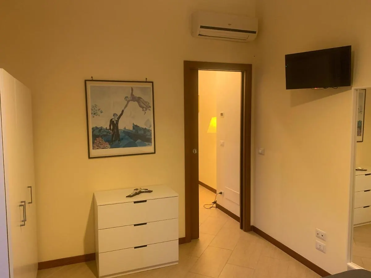 Residenza Giovanni Paolo Secondo- Casa Sull'Albero Bari Italy